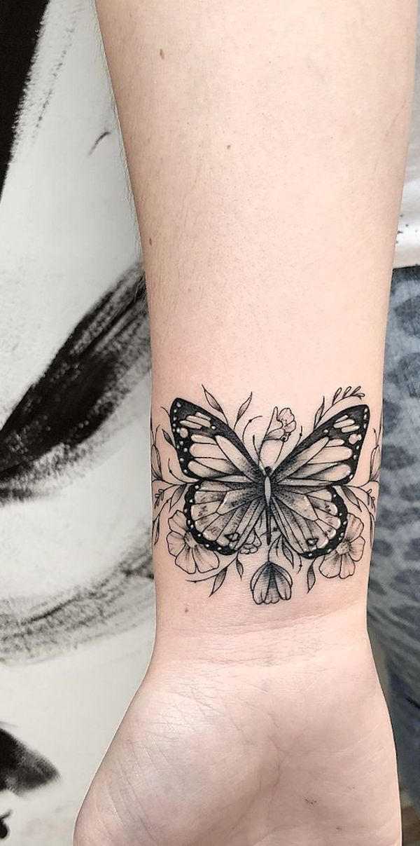 20 Tatuagens femininas de borboletas para você se inspirar