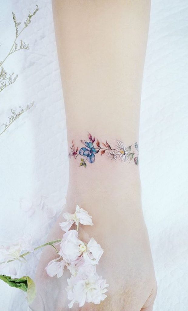 33 Das mais belas tatuagens Femininas delicadas no pulso - 123 Tatuagens