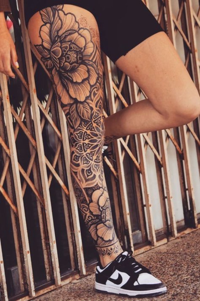 23 Tatuagens nas Pernas Femininas: Um Guia de Elegância e Sensualidade