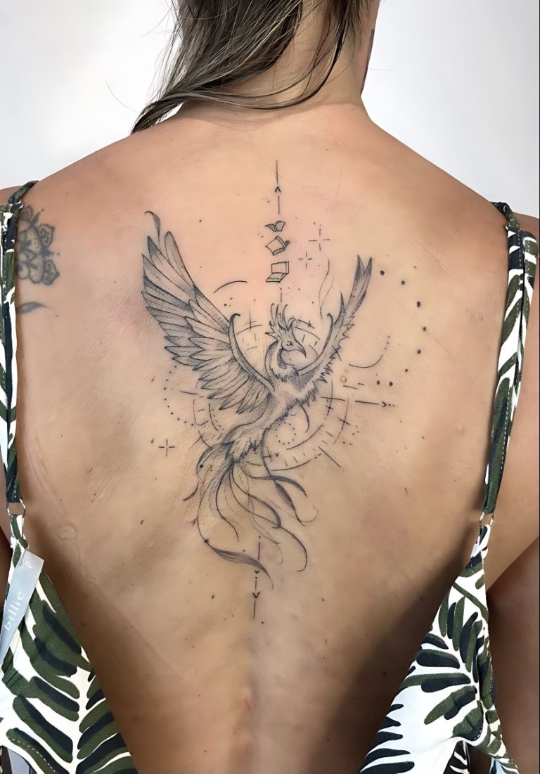 Tatuagens Femininas de Fênix nas Costas: Inspirações e Dicas para Se ...