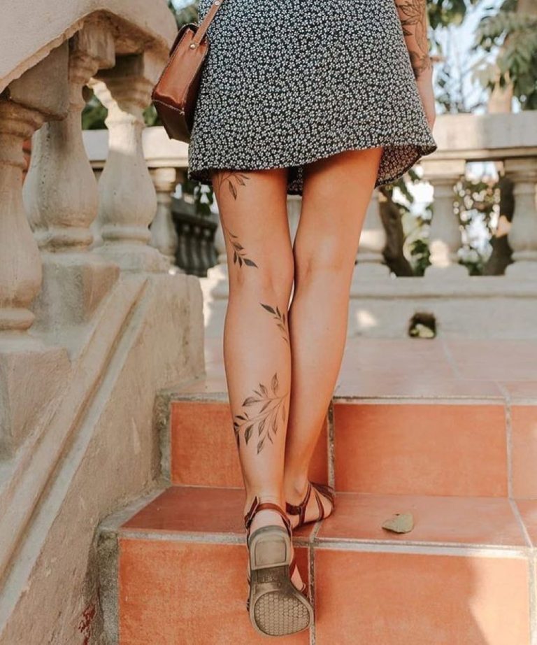 19 Tatuagens Femininas nas Pernas: Combinando Delicadeza, Sensualidade ...