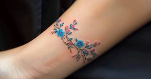 tatuagem pulseira floral