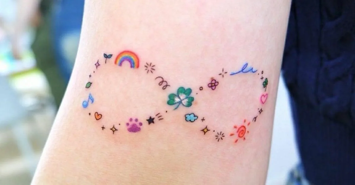 Tatuagens de infinito.