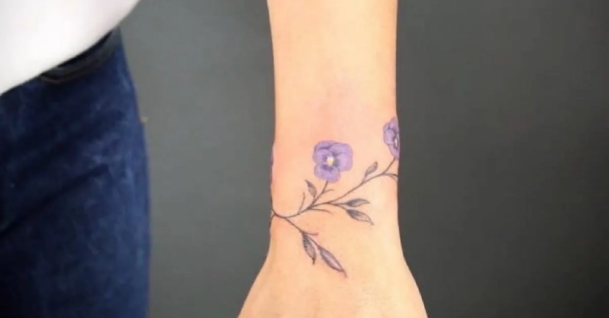 tatuagens delicadas no pulso