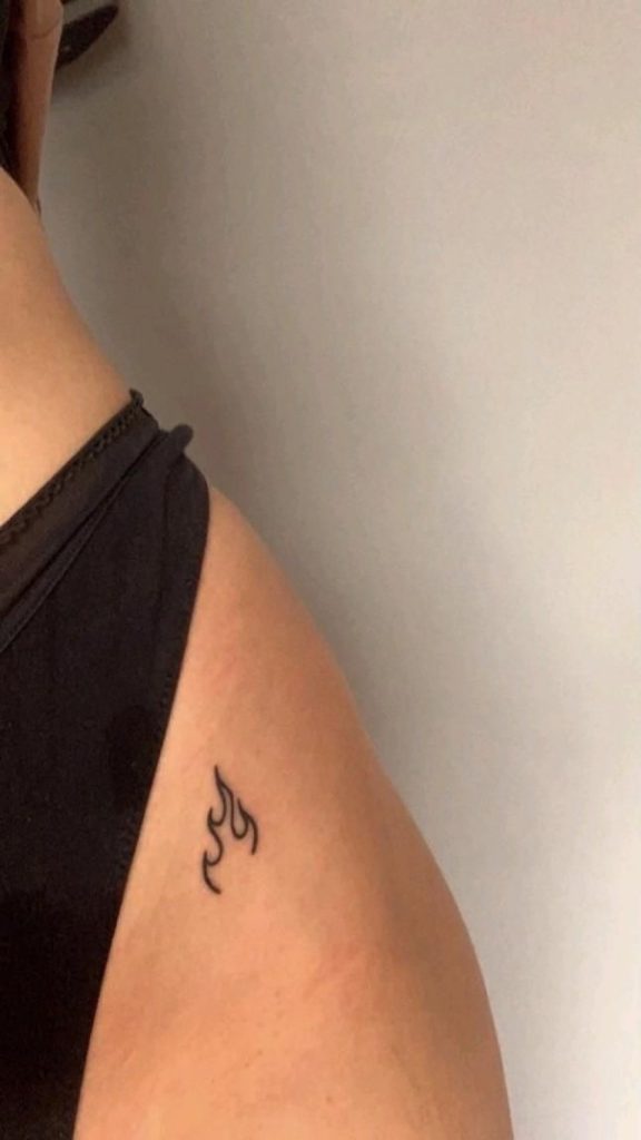17 Tatuagens Femininas na Anca: Sensualidade e Personalidade em Cada Detalhe
