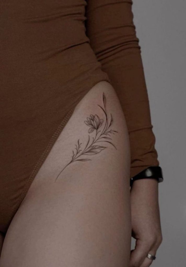17 Tatuagens Femininas na Anca: Sensualidade e Personalidade em Cada Detalhe