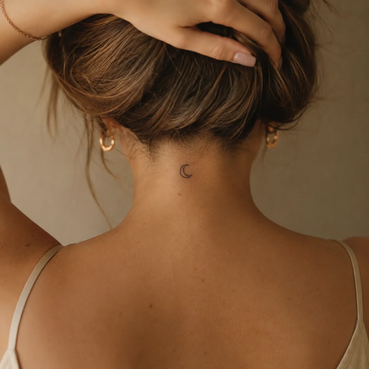 Tatuagens Femininas Delicadas: Inspirações Discretas e Cheias de Estilo - imagem 4
