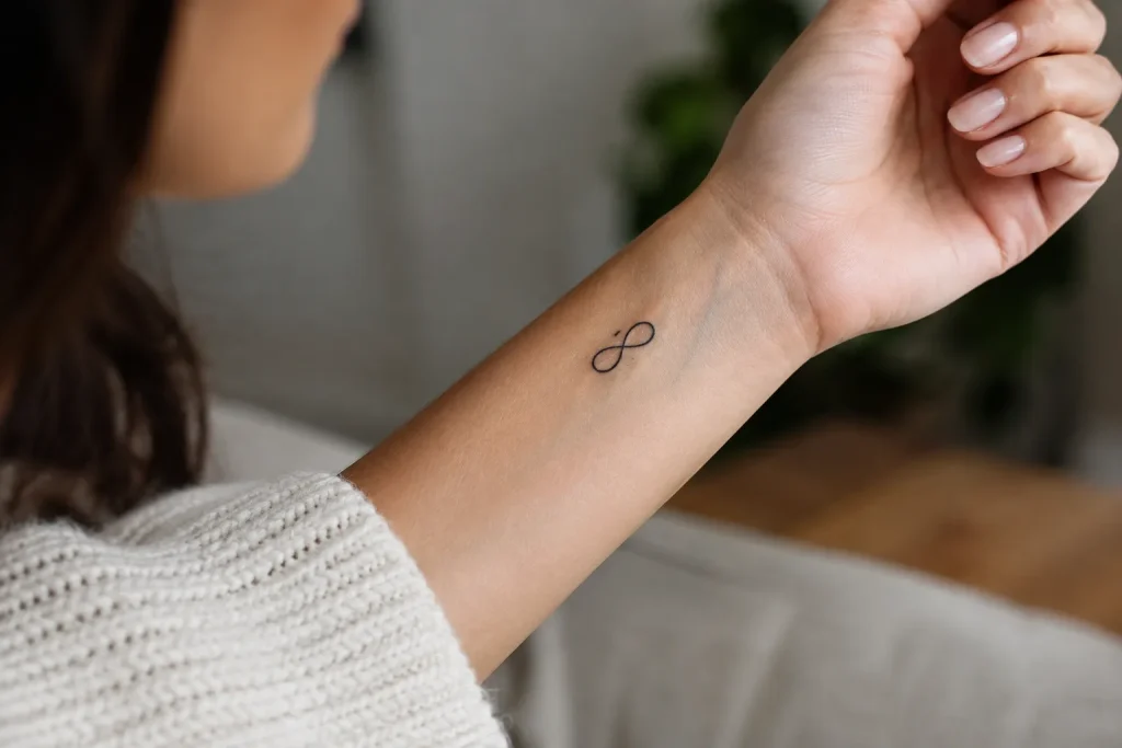 Qual é o significado da tatuagem de infinito?